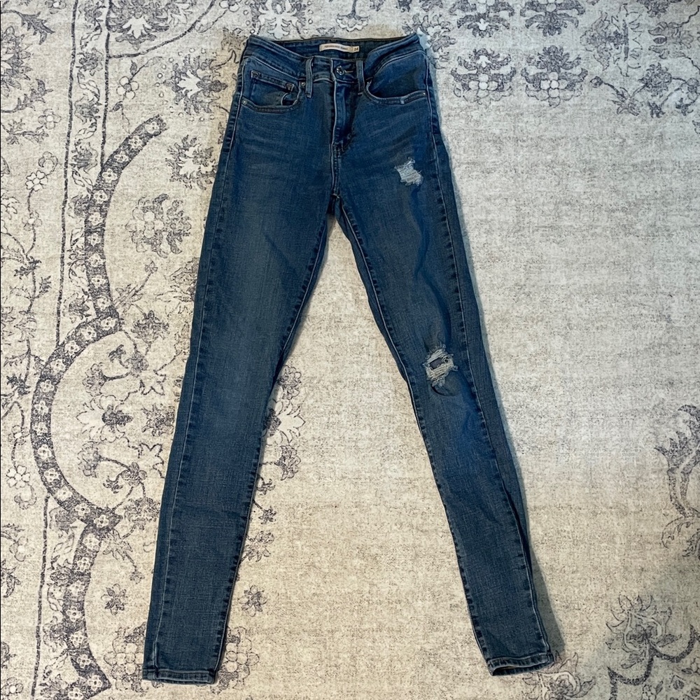 Levi’s 721 High Rise Skinny Jean